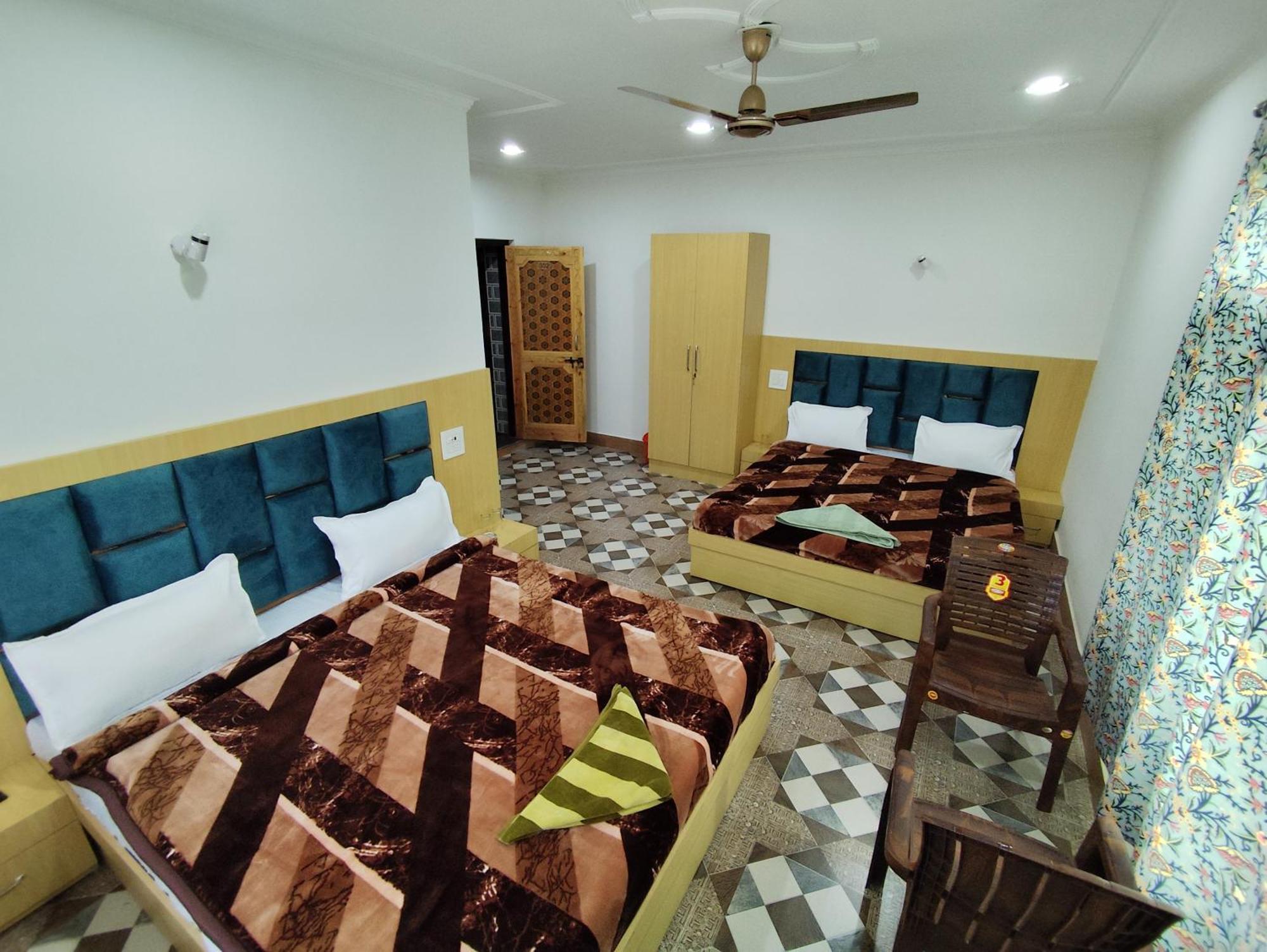 The Heaven Tree Hotel ศรีนาการ์ ภายนอก รูปภาพ