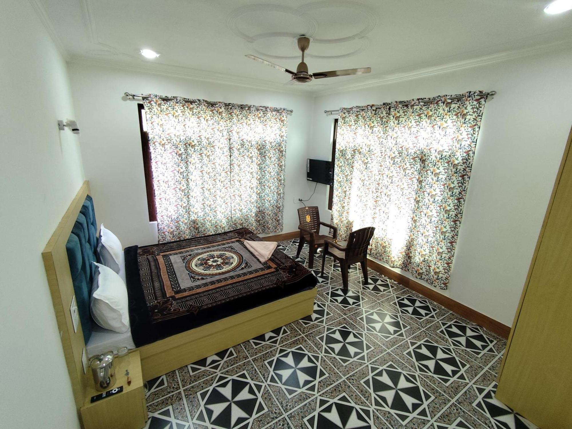 The Heaven Tree Hotel ศรีนาการ์ ภายนอก รูปภาพ