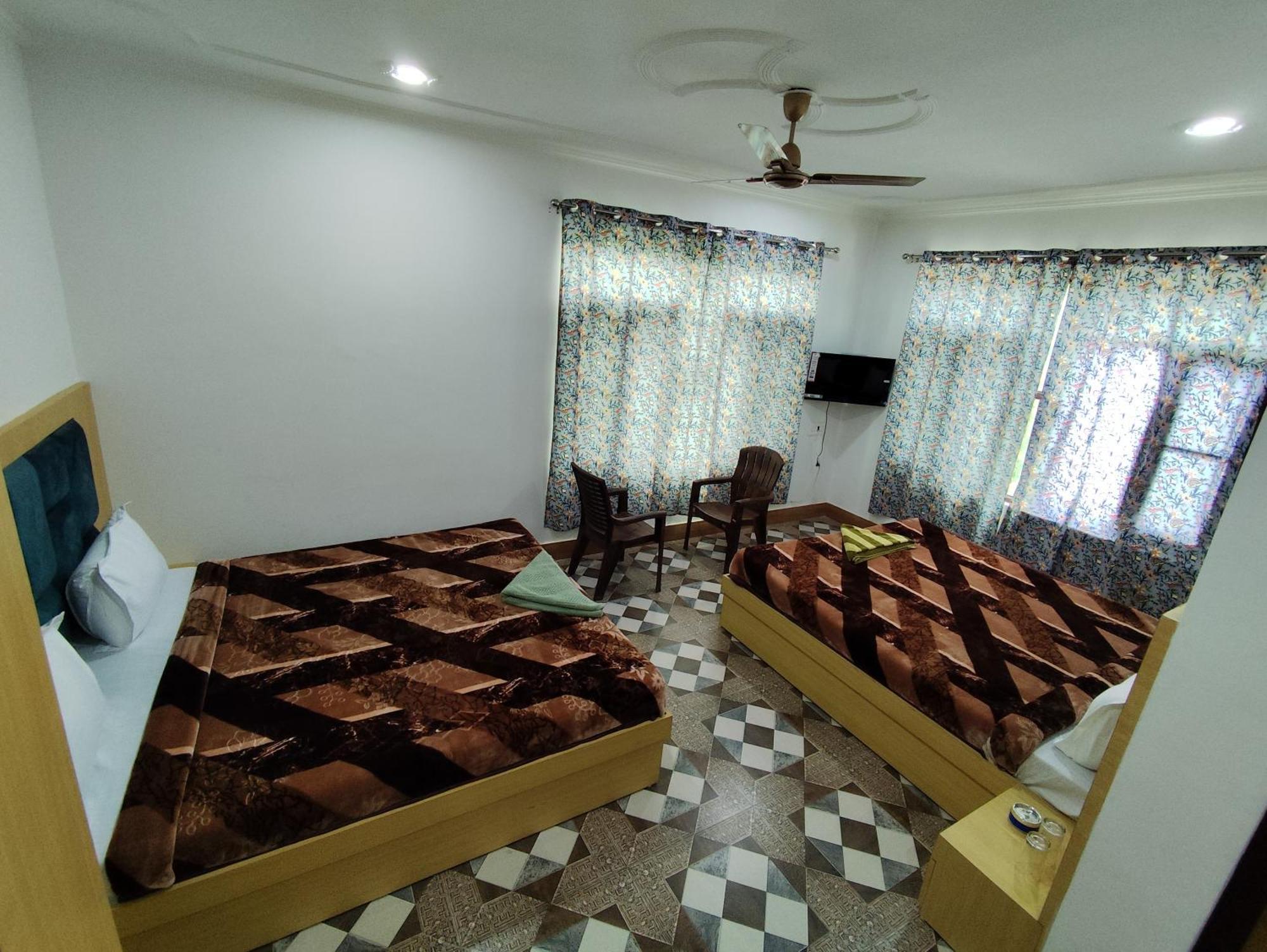 The Heaven Tree Hotel ศรีนาการ์ ภายนอก รูปภาพ