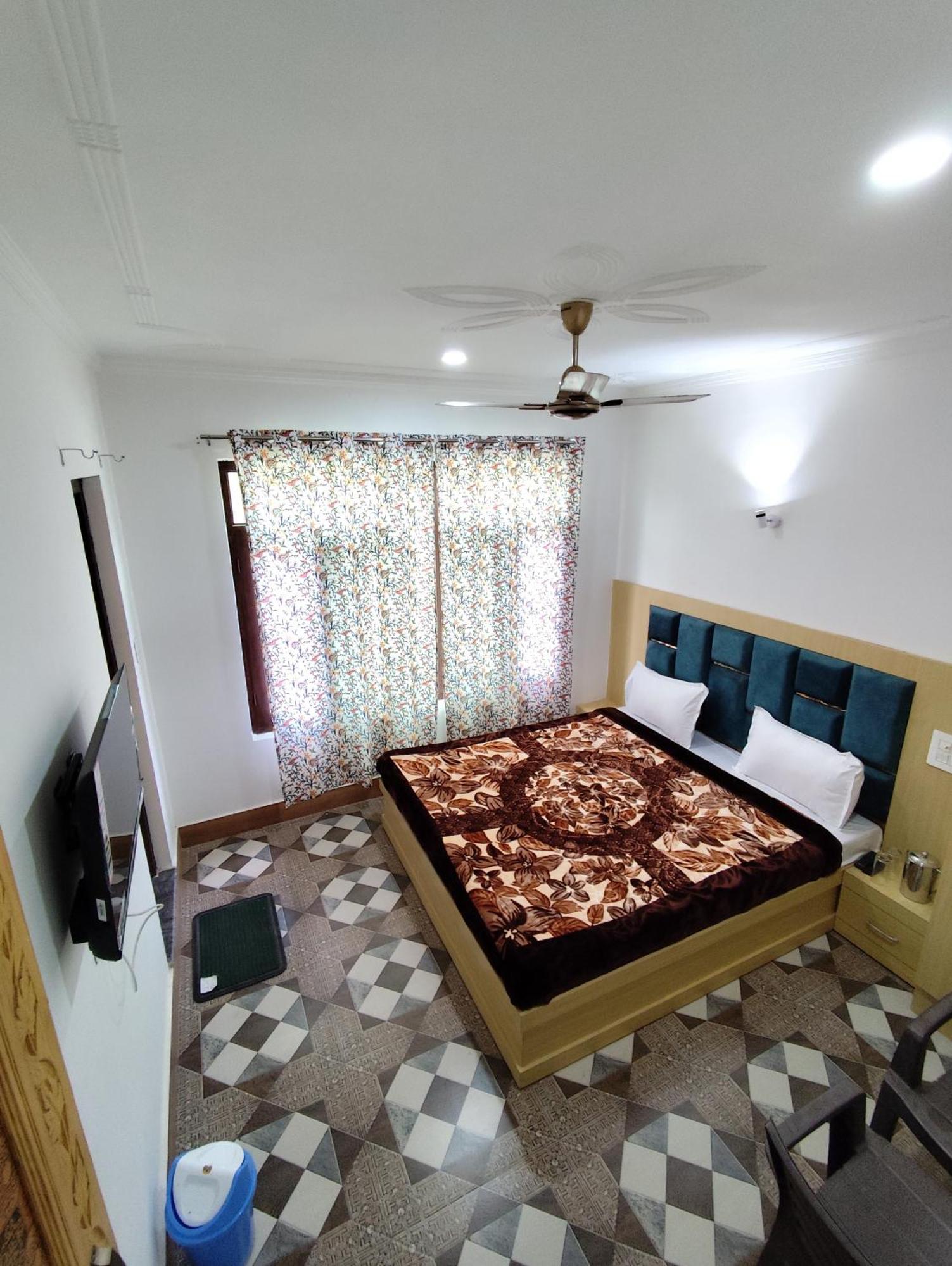 The Heaven Tree Hotel ศรีนาการ์ ภายนอก รูปภาพ