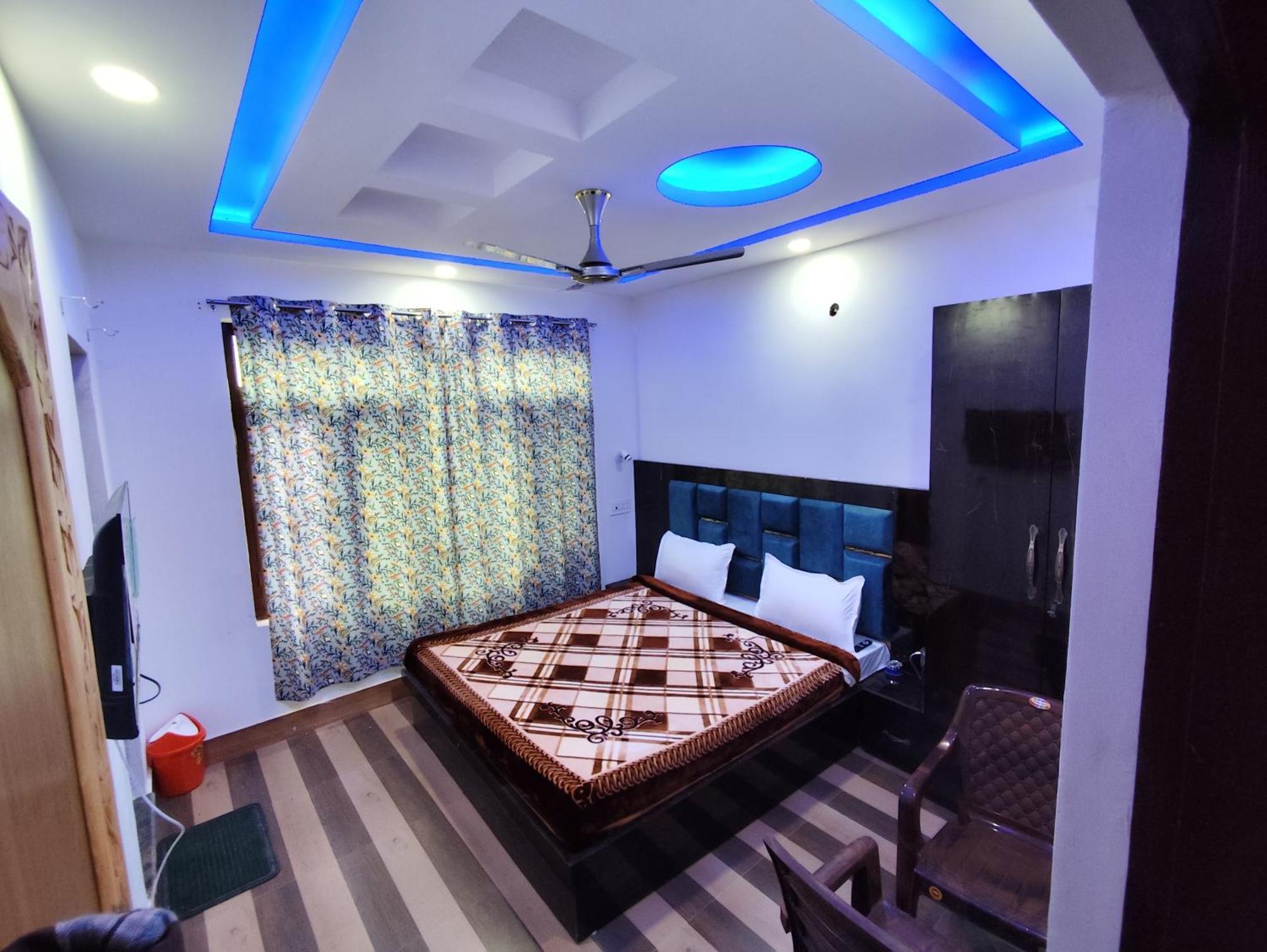 The Heaven Tree Hotel ศรีนาการ์ ภายนอก รูปภาพ
