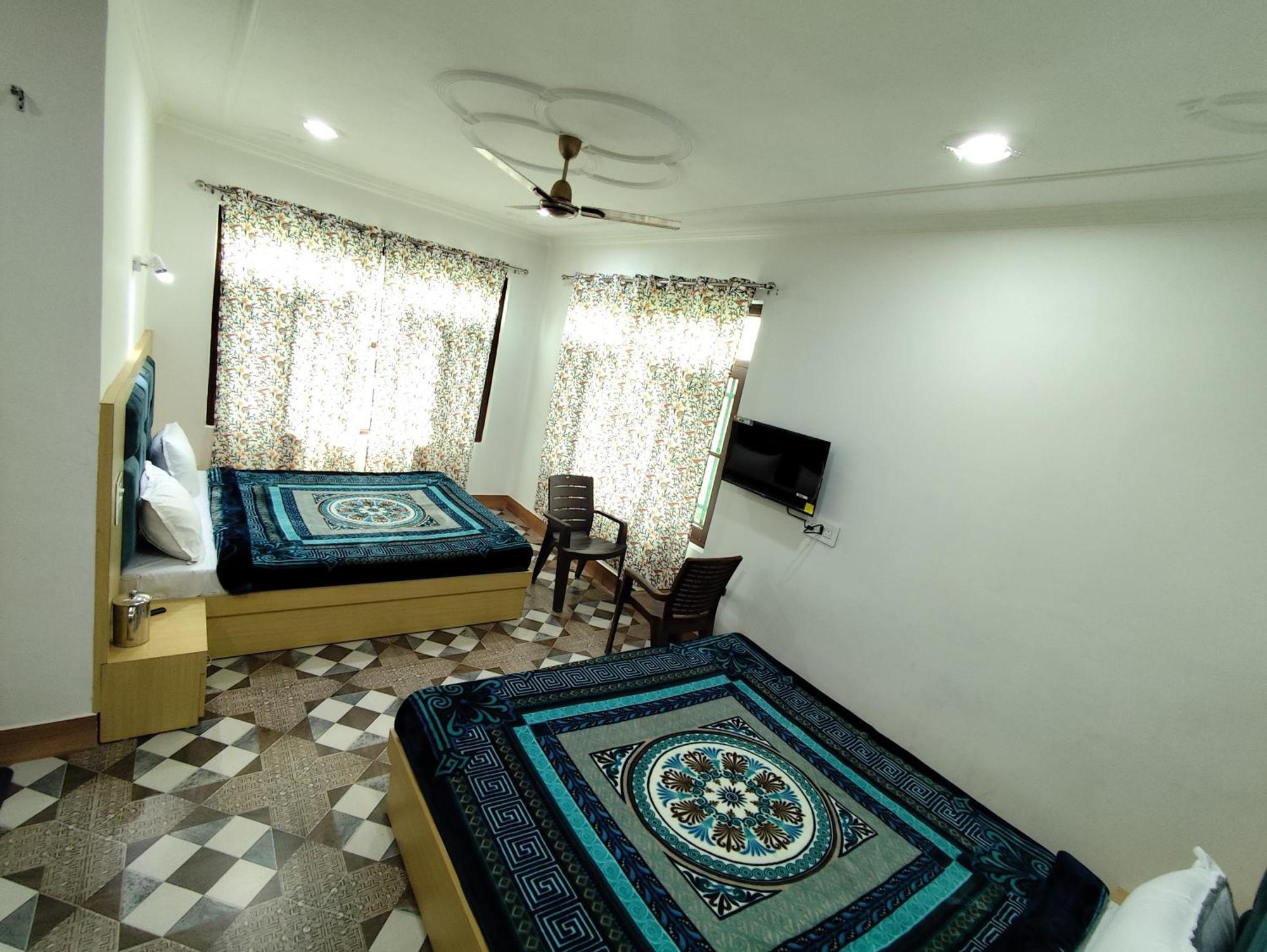 The Heaven Tree Hotel ศรีนาการ์ ภายนอก รูปภาพ