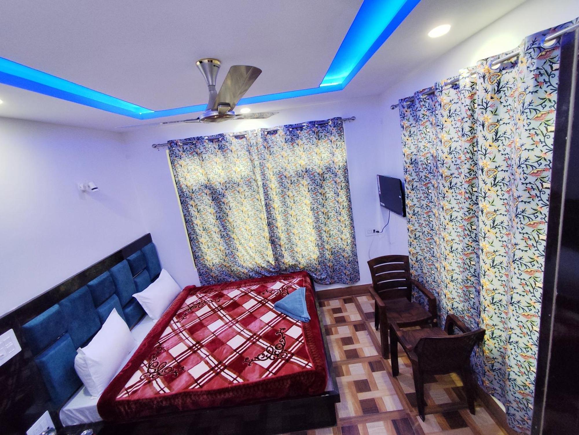 The Heaven Tree Hotel ศรีนาการ์ ภายนอก รูปภาพ