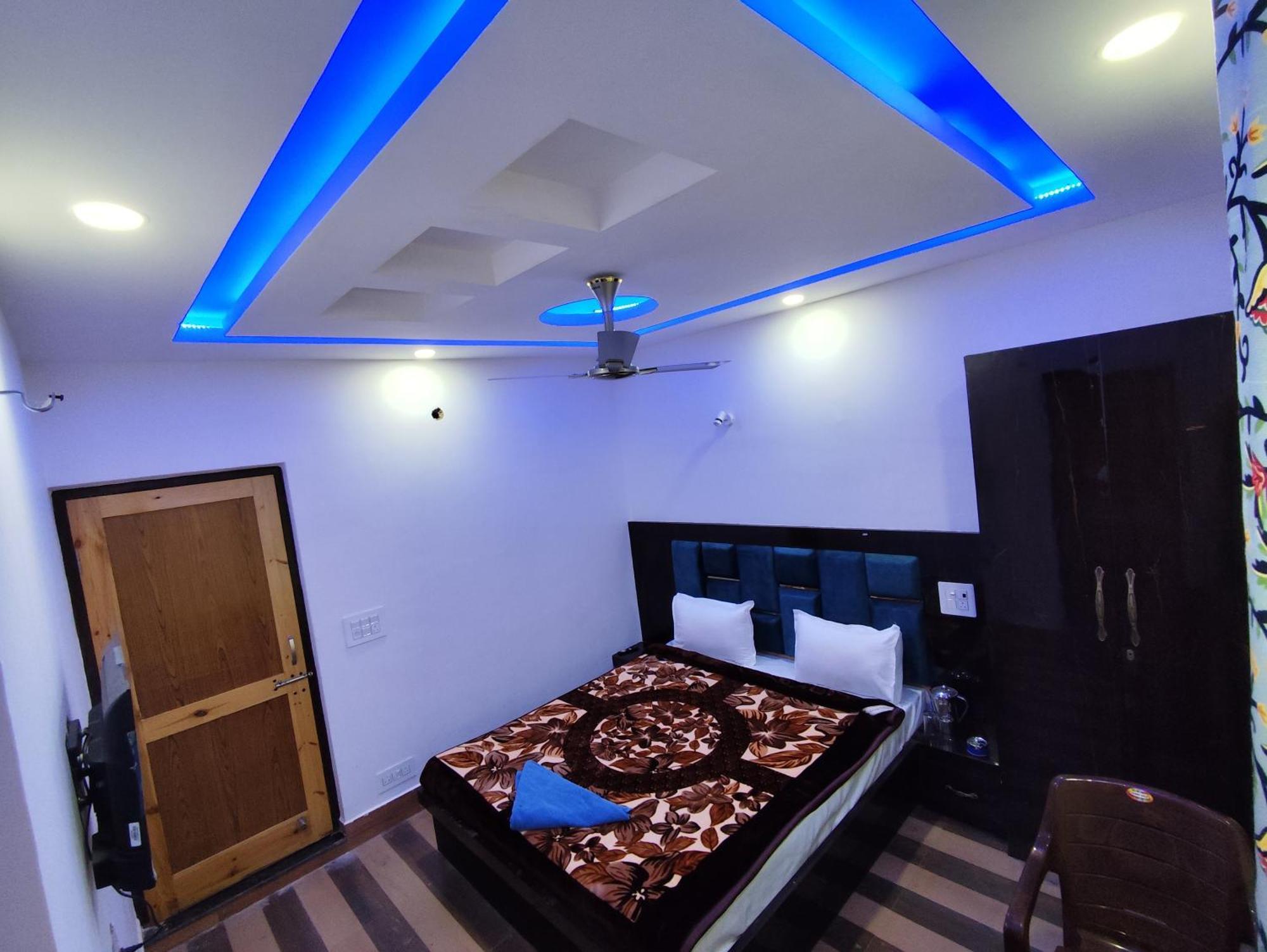 The Heaven Tree Hotel ศรีนาการ์ ภายนอก รูปภาพ