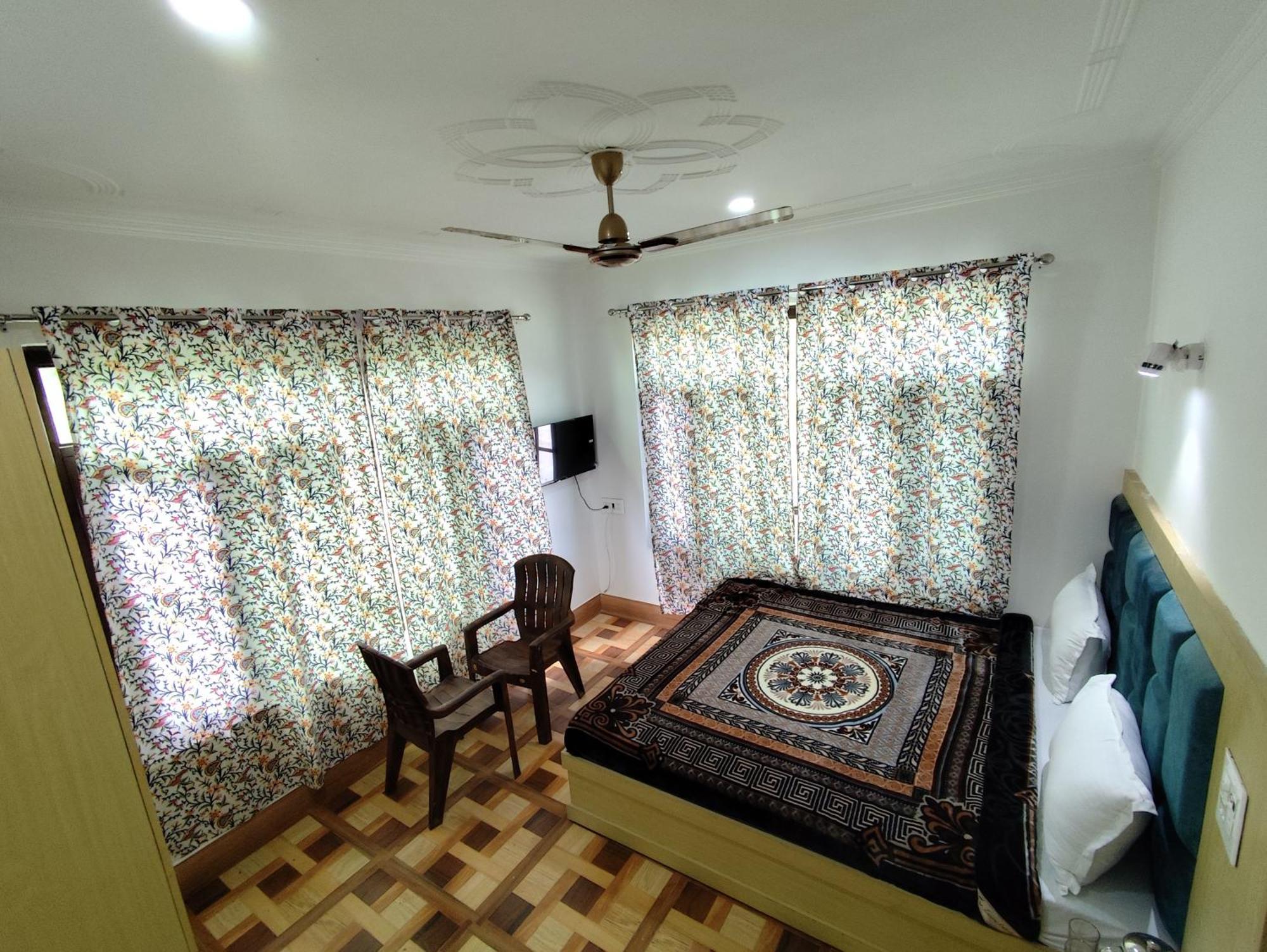 The Heaven Tree Hotel ศรีนาการ์ ภายนอก รูปภาพ