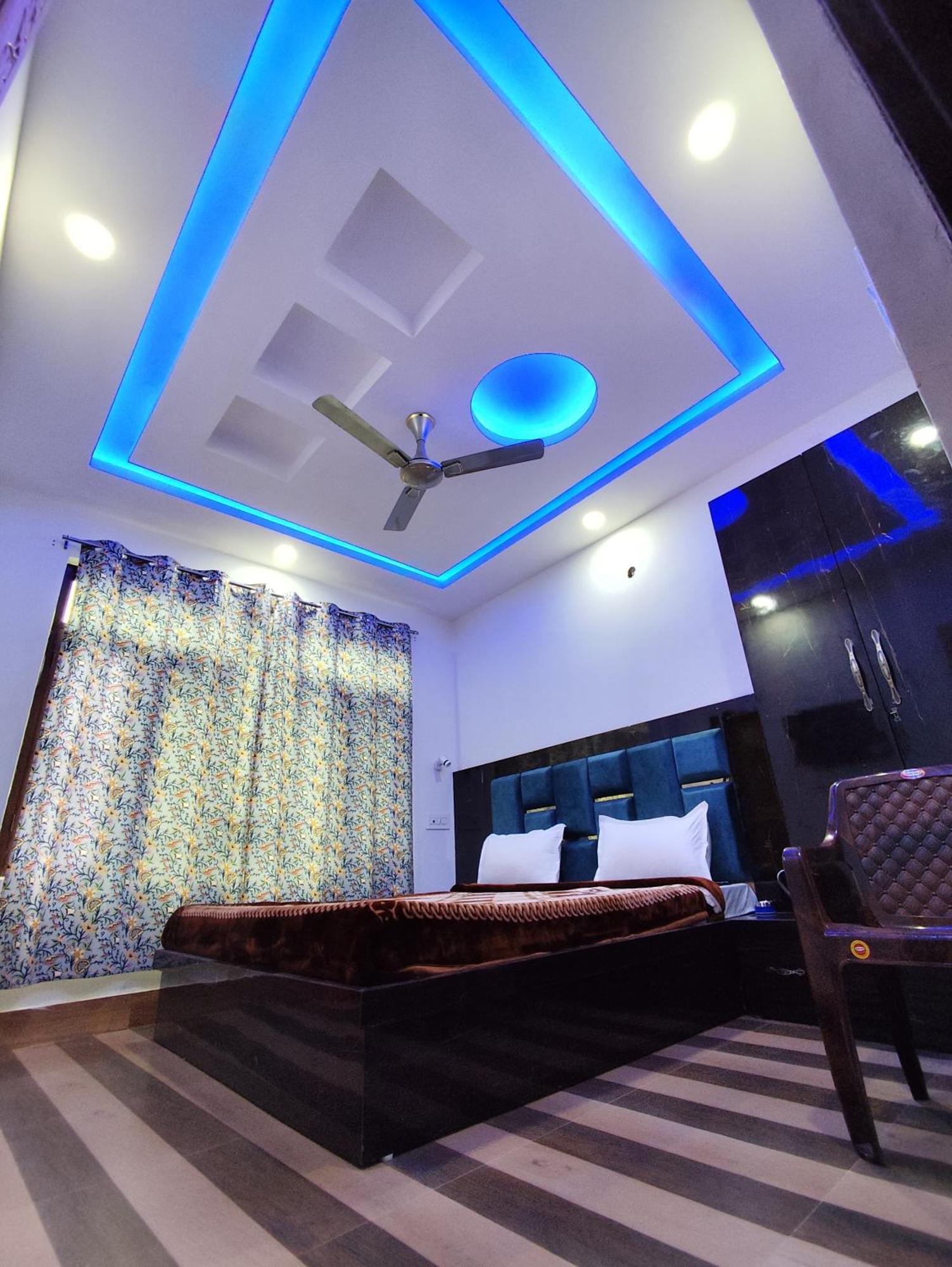 The Heaven Tree Hotel ศรีนาการ์ ภายนอก รูปภาพ