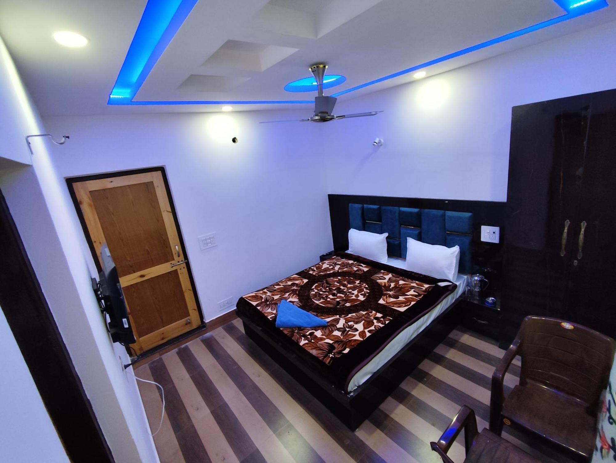 The Heaven Tree Hotel ศรีนาการ์ ภายนอก รูปภาพ